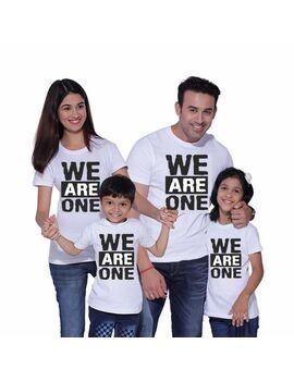 Οικογενειακό σετ με στάμπα We Are One Family T-shirts
