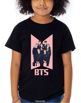 Mπλούζα με στάμπα BTS pink group of men smilings